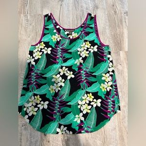 Tommy Bahama Green Livia
Leaves Silk Top Size XS